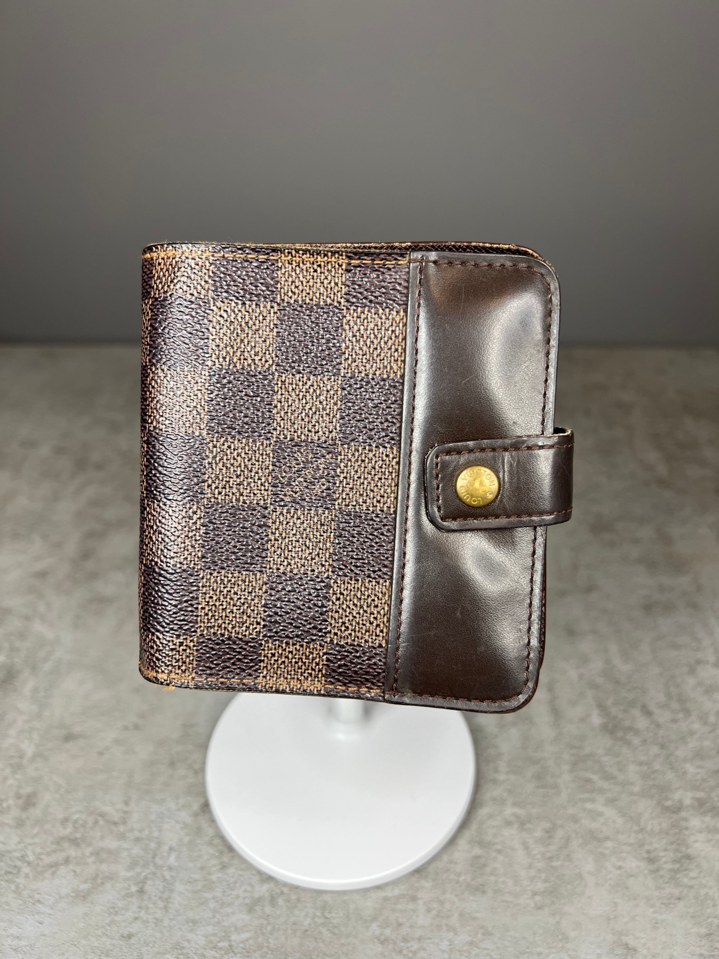 Louis Vuitton Monogram Canvas Zipped Compact Wallet M61667. inner shoot.  $109+FREE shipping+on-line payment