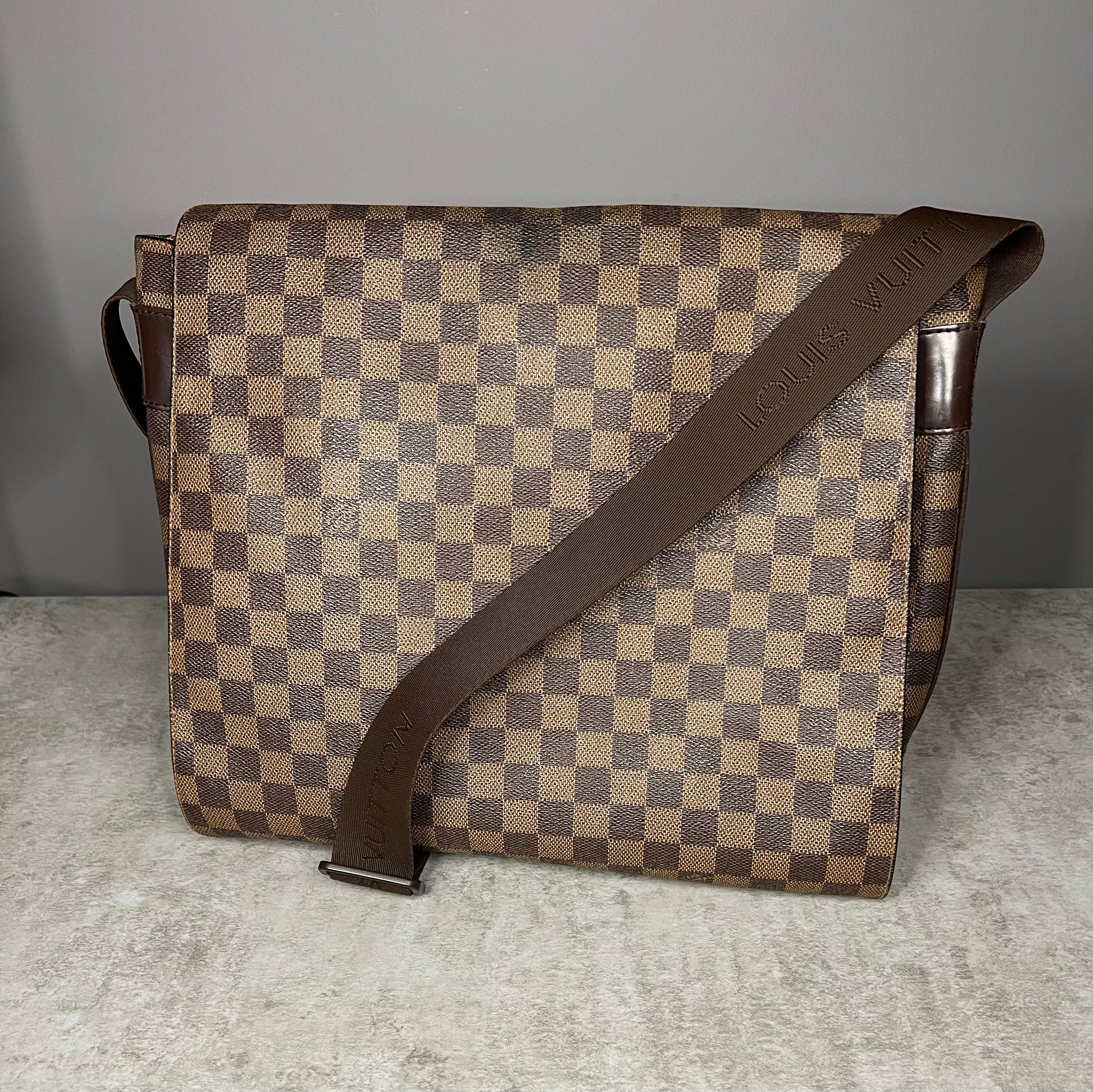 louis vuitton bastille messenger bag