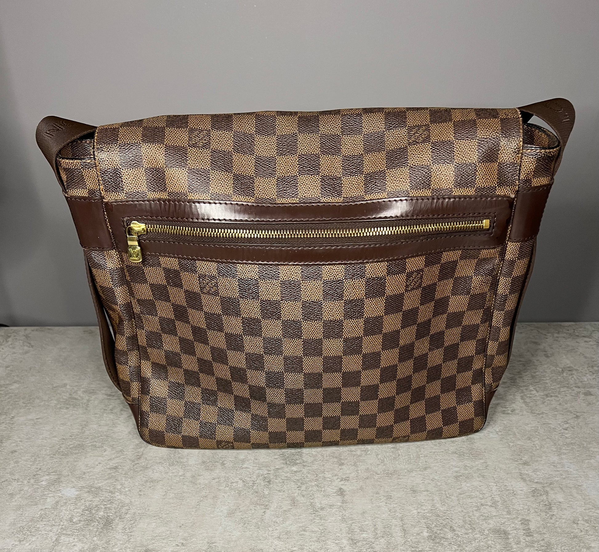 Louis vuitton damier 2025 ebene bastille messenger bag